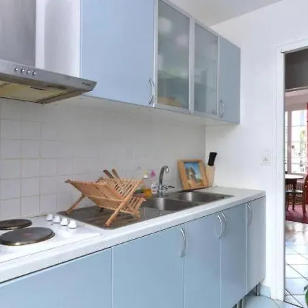 Dans Un A 2 Pas De La Gare Sncf Et A 300m De La Gare Routiere *