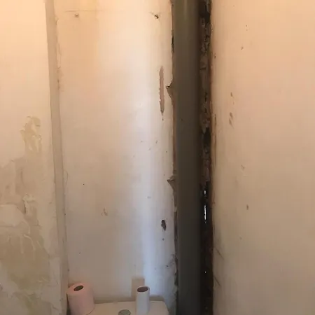 Dans Un A 2 Pas De La Gare Sncf Et A 300m De La Gare Routiere