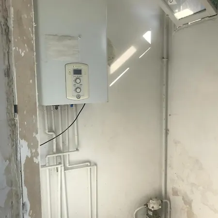 Dans Un A 2 Pas De La Gare Sncf Et A 300m De La Gare Routiere 크레유