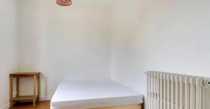 Dans Un A 2 Pas De La Gare Sncf Et A 300m De La Gare Routiere